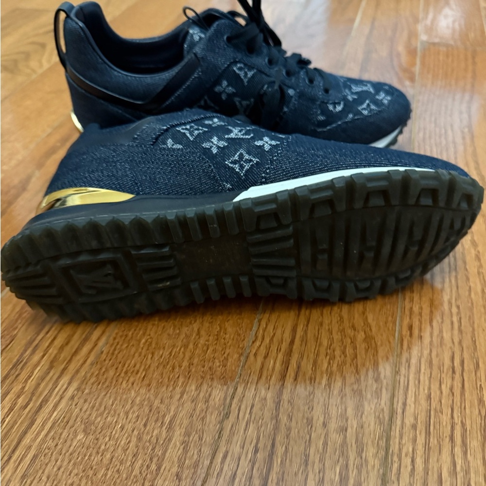 Authentic Louis Vuitton Run Away Denim Sneakers size 38.5 women’s - Picture 3 of 3